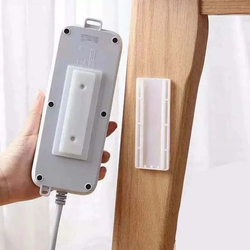自己粘着式電源タップ固定器 壁掛け式 穴あけ不要 プラグホル - Power Tools Storage のレビューと価格