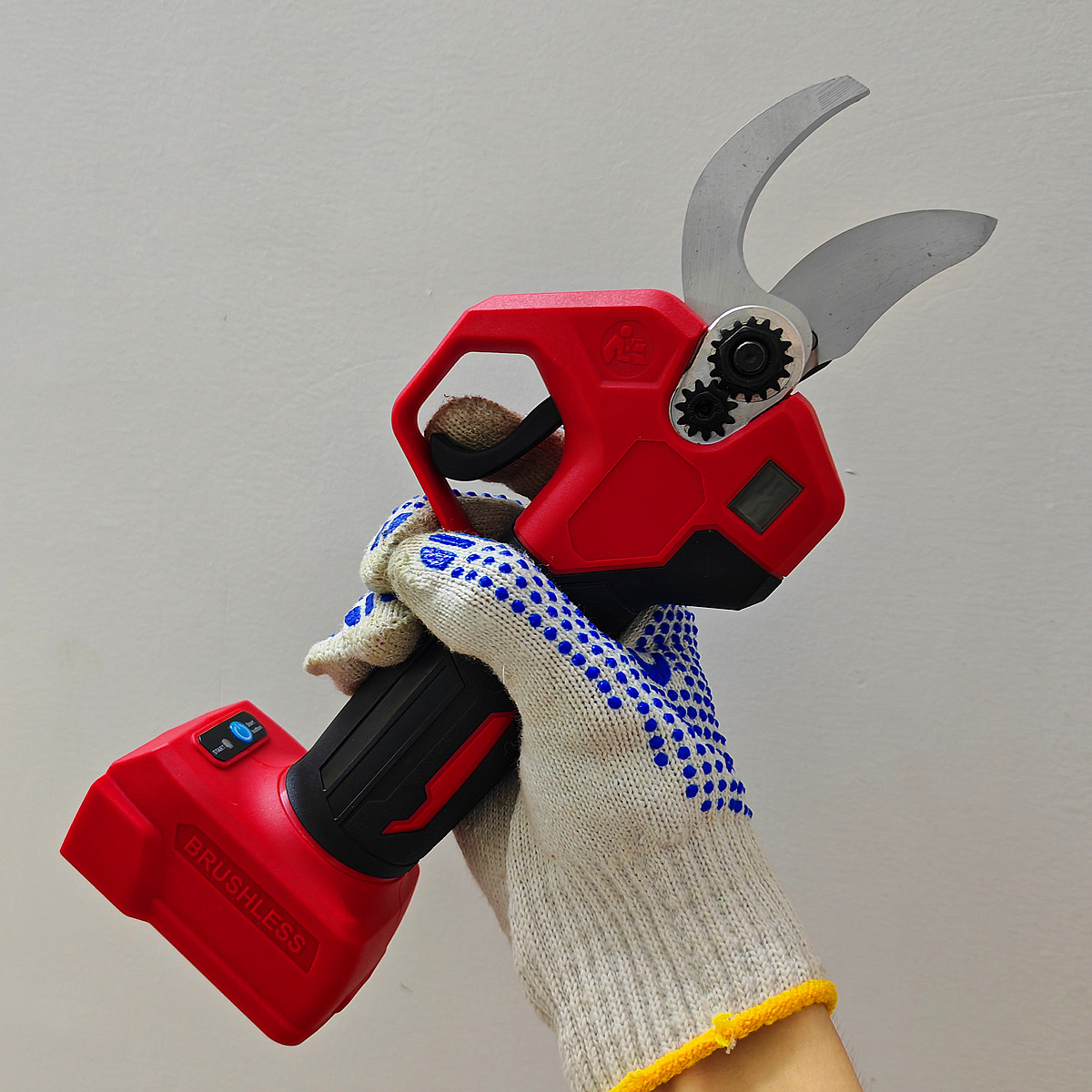 ブラシレス電動剪定鋏剪定ばさみ LED ディスプレイ 32  - Power Tools Milwaukee のレビューと価格